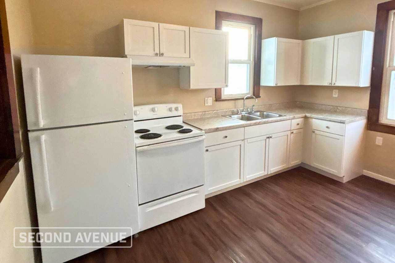 154 W Lebanon St - Photo 4 of 11