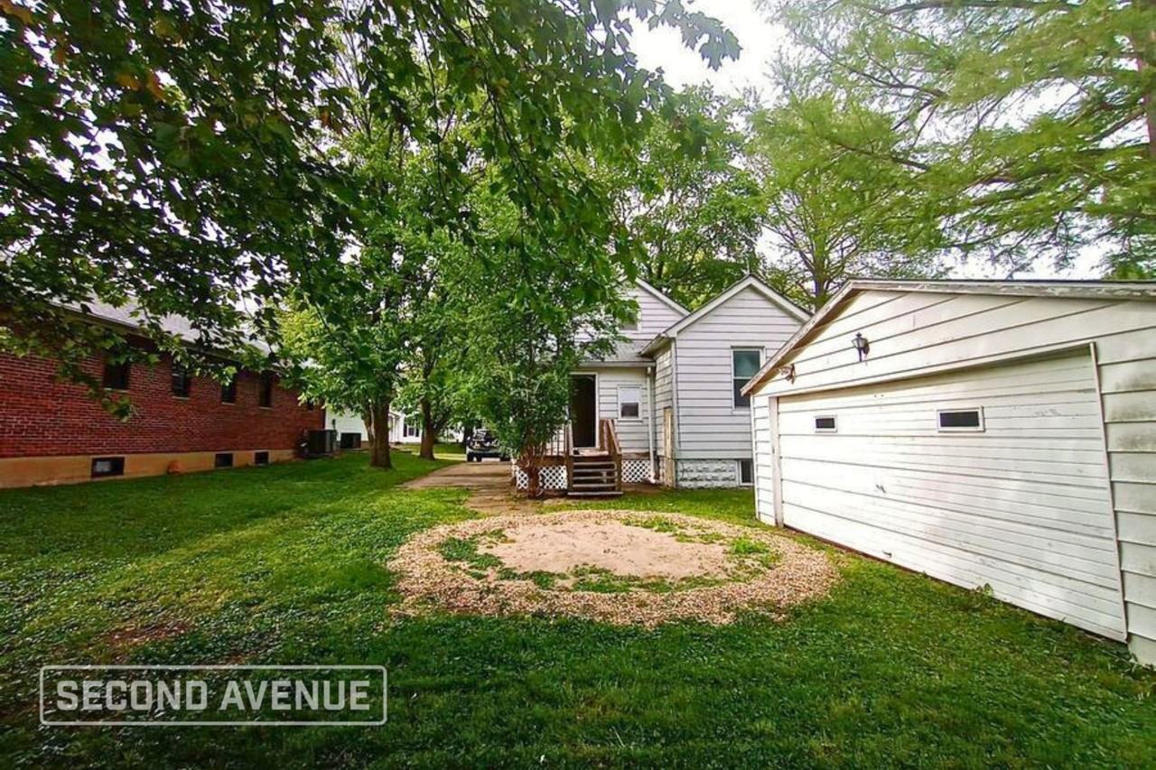 154 W Lebanon St - Photo 7 of 11