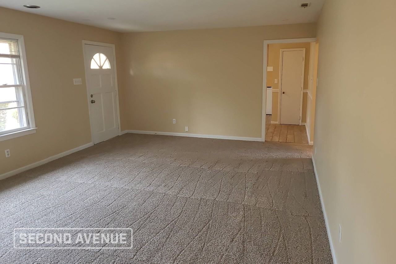 418 Skyway Dr - Photo 2 of 11