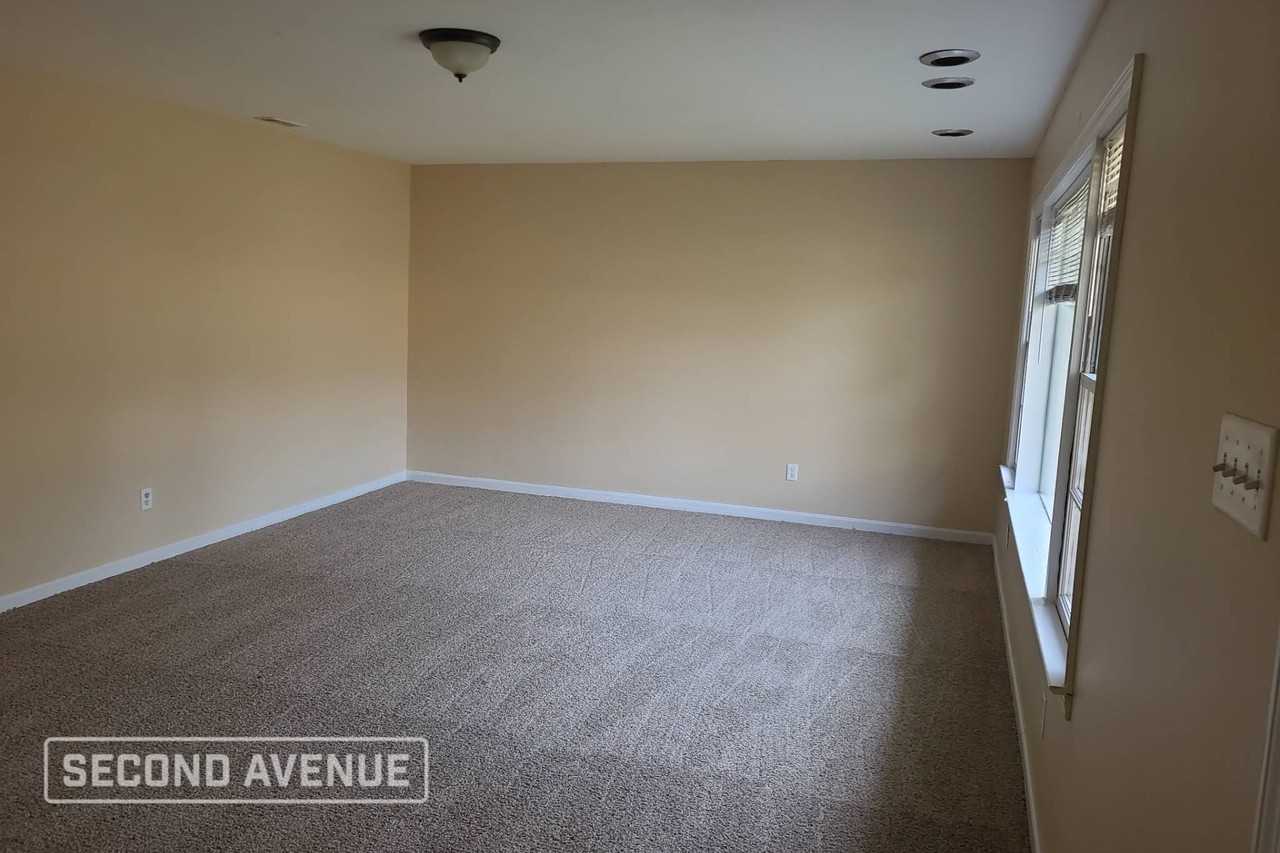 418 Skyway Dr - Photo 3 of 11