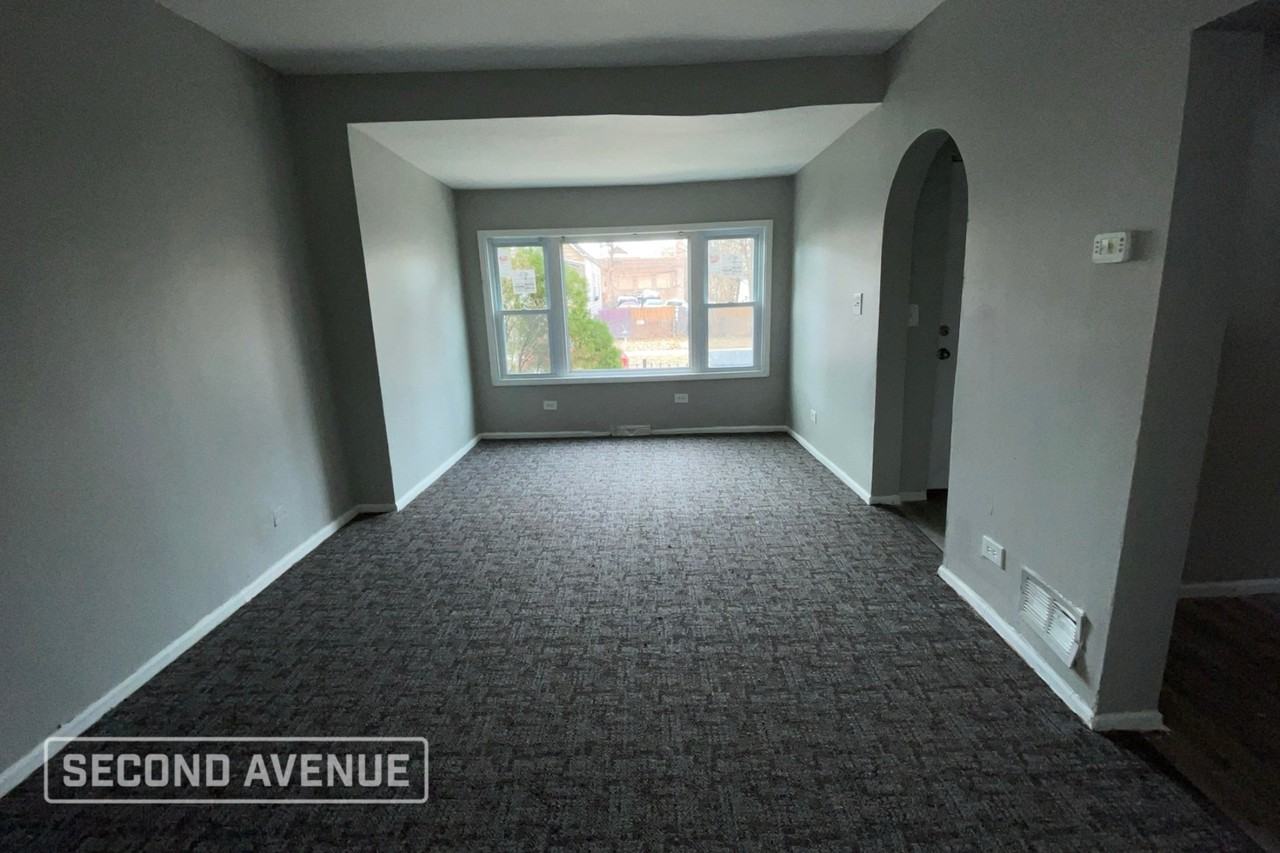 6543 S Claremont Ave - Photo 4 of 13