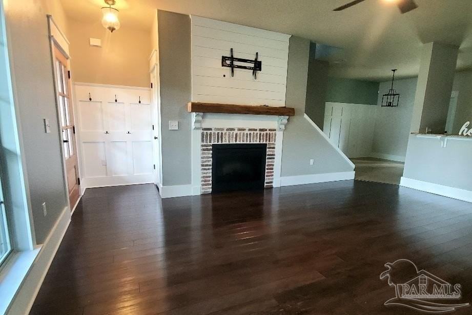 2549 Redford Dr - Photo 4 of 38