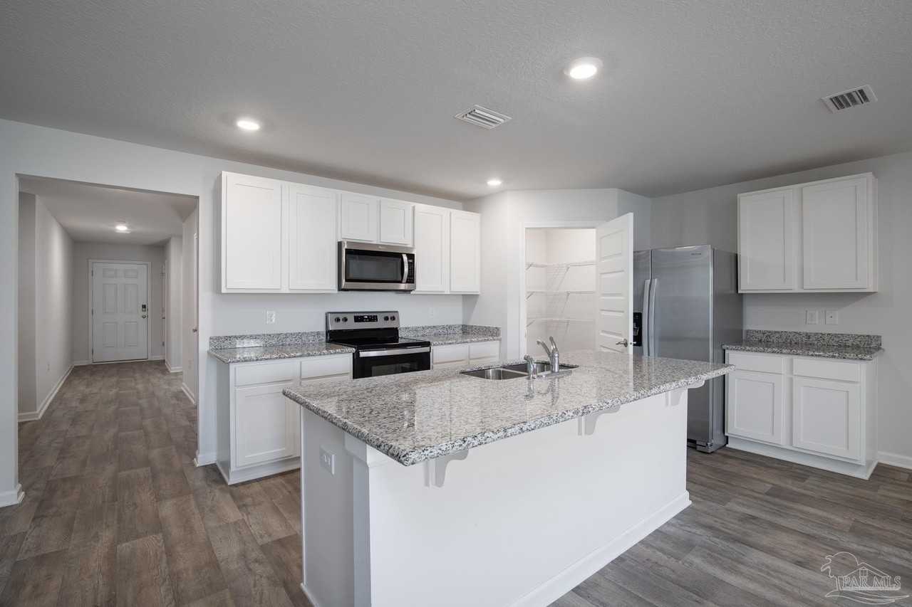 5540 Lancelot Trl - Photo 6 of 15