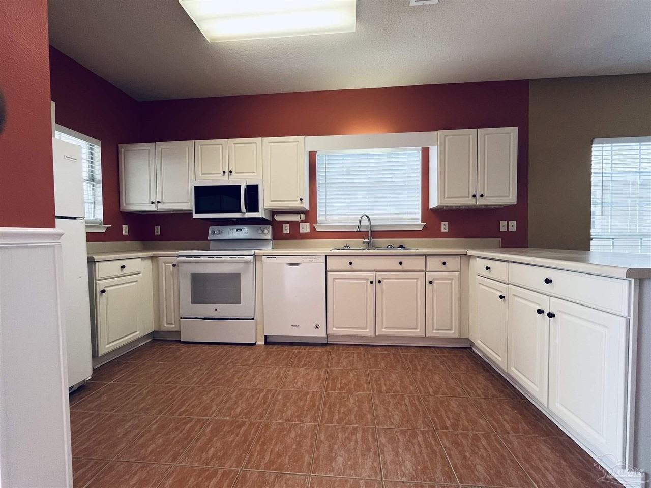 4006 Glenway Dr - Photo 3 of 21