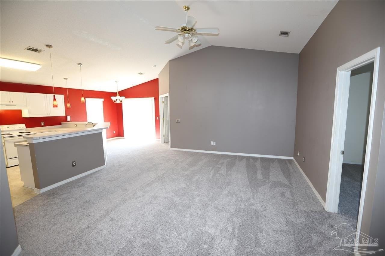 319 Mizzen Ln - Photo 2 of 16