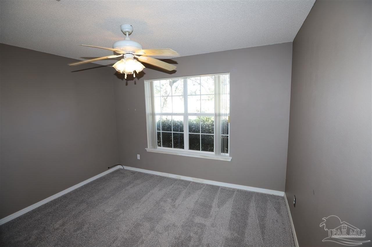 319 Mizzen Ln - Photo 3 of 16