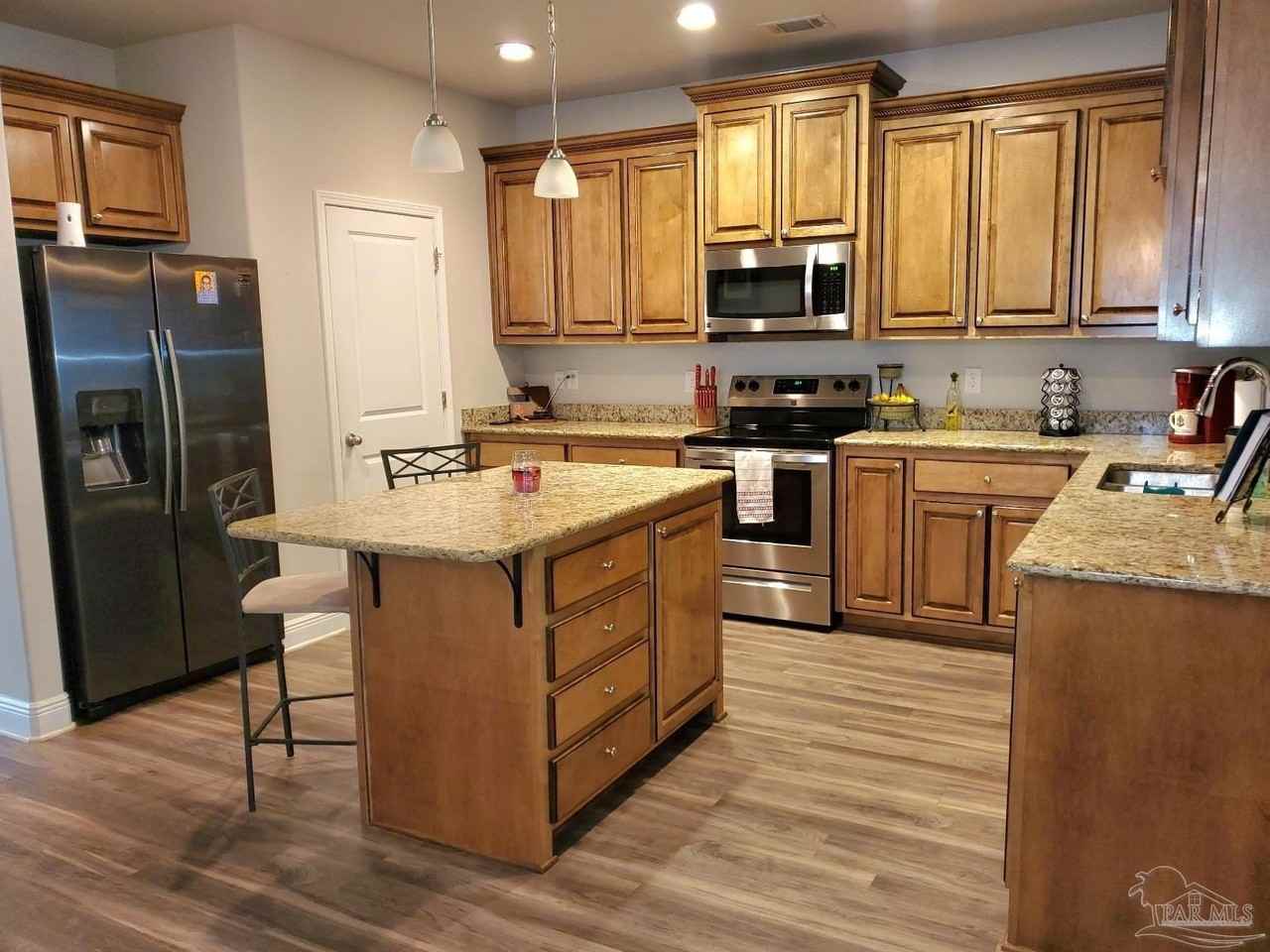 820 Oak Aly - Photo 3 of 19