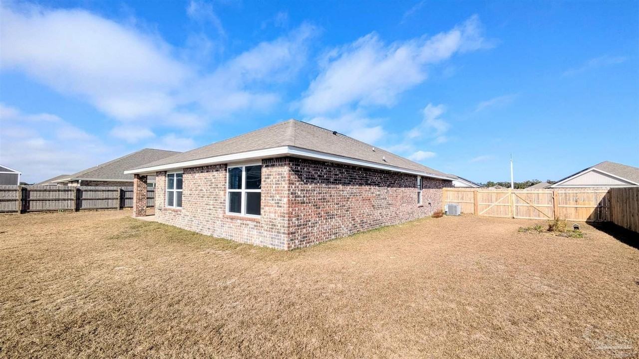 9294 Tara Cir - Photo 6 of 36