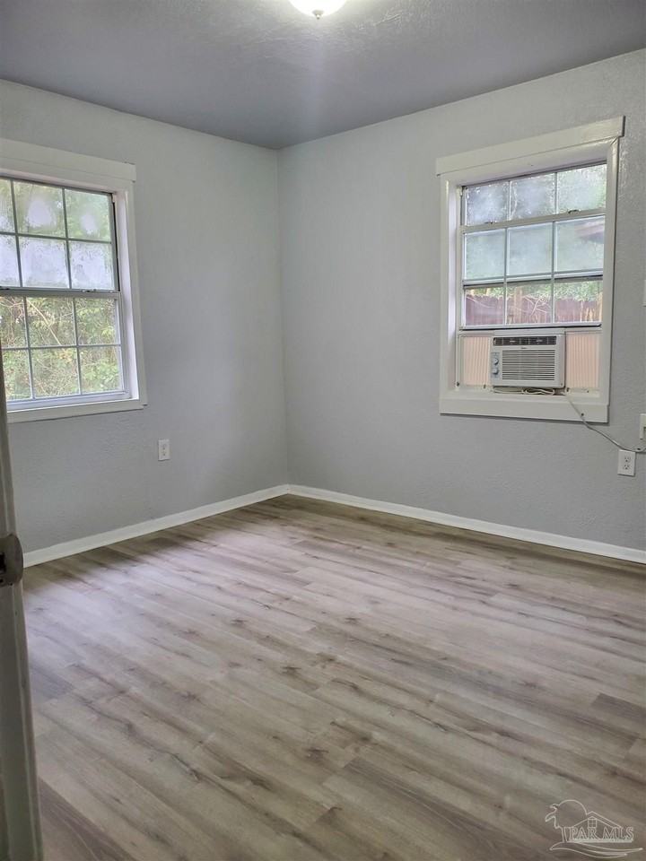 6448 Gaynell Ave - Photo 7 of 10