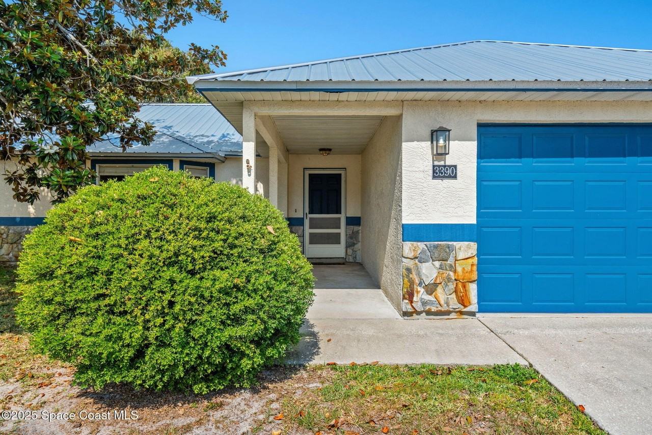 3390 Floral Palm Blvd - Photo 2 of 31