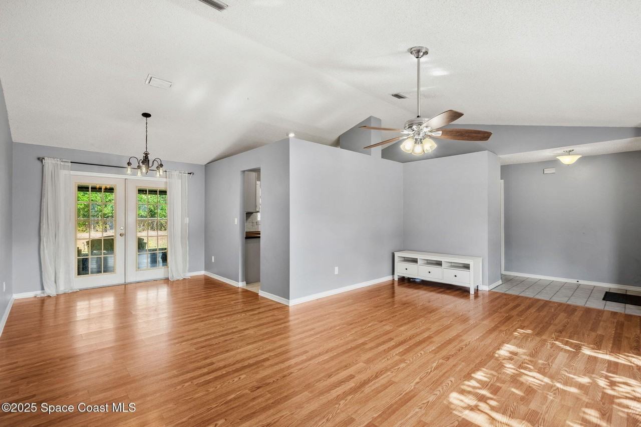 3390 Floral Palm Blvd - Photo 6 of 31