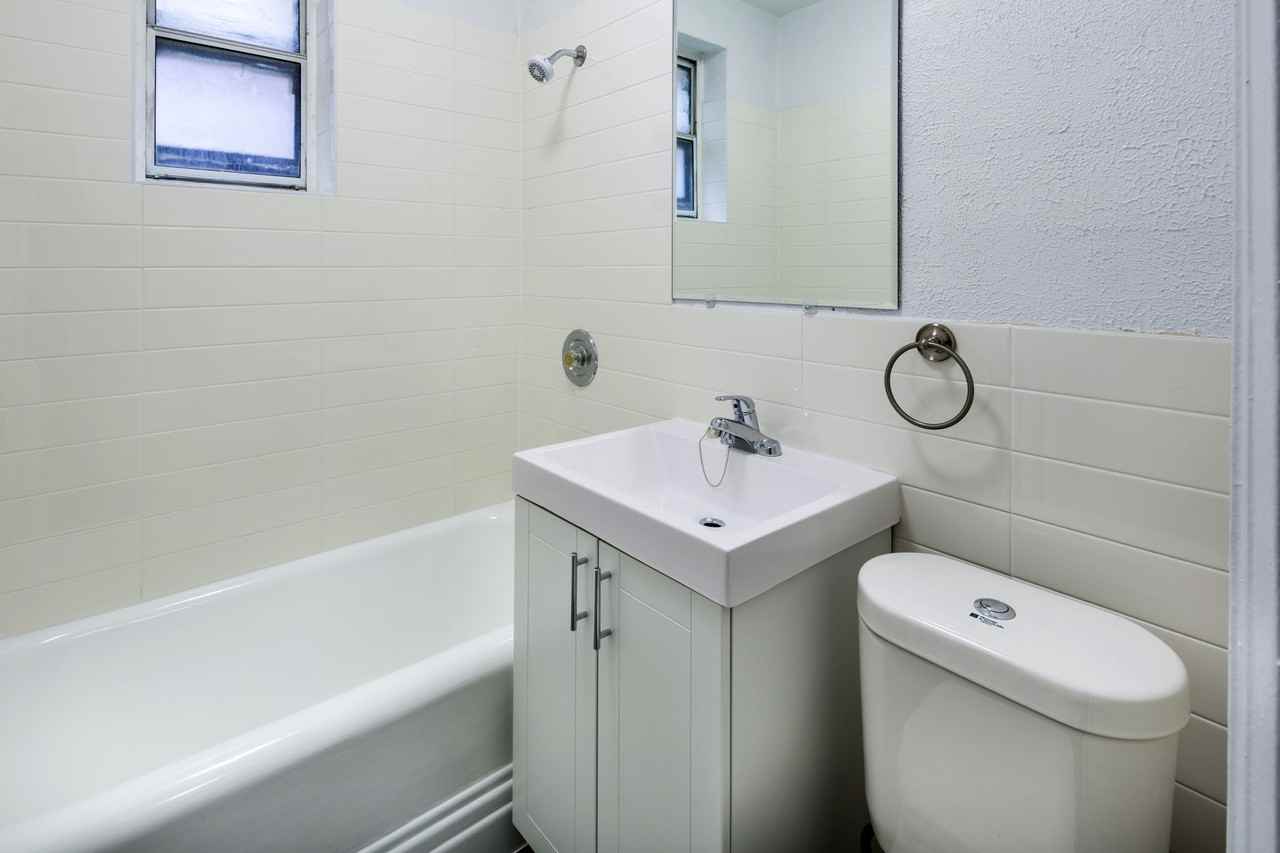 115 Eglinton Avenue West - Photo 3 of 3