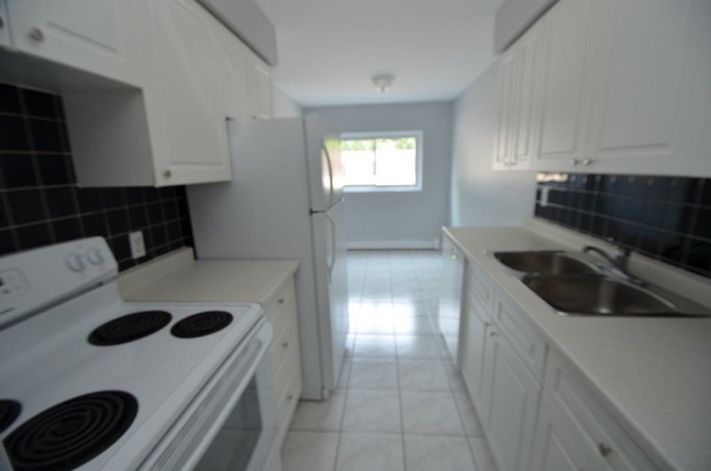 567 Ontario Street #3 - Photo 2 of 14