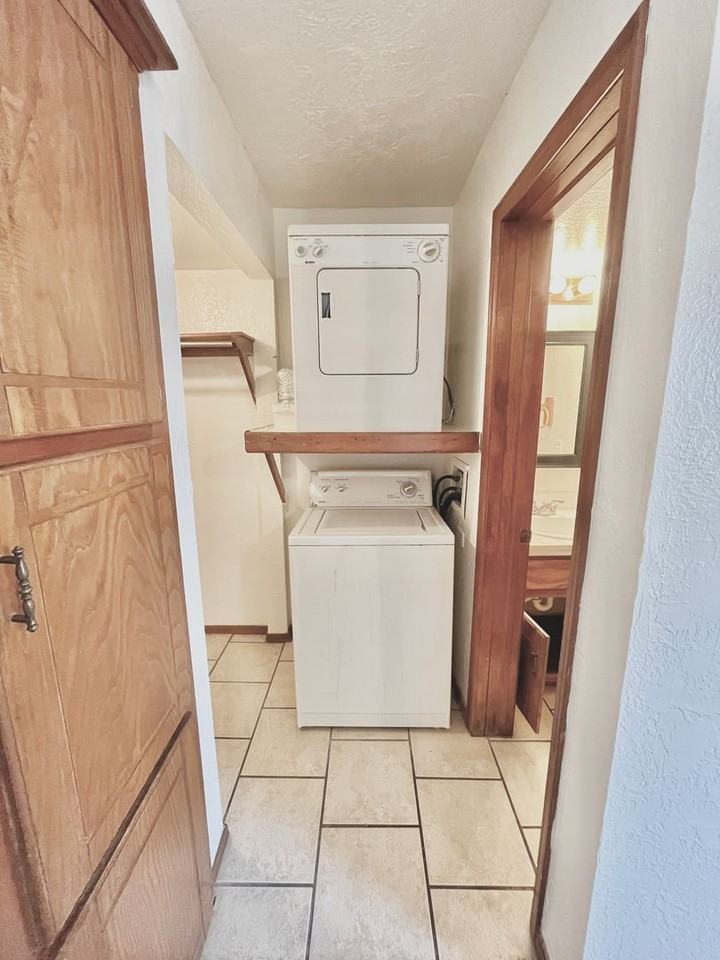 1901 E Lindsey - Photo 6 of 50