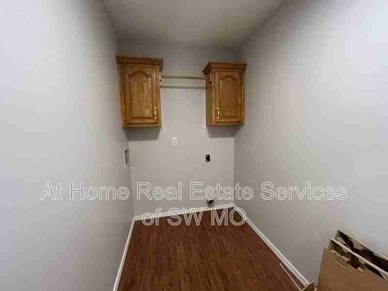 4146 S Parkcrest Ave - Photo 7 of 16