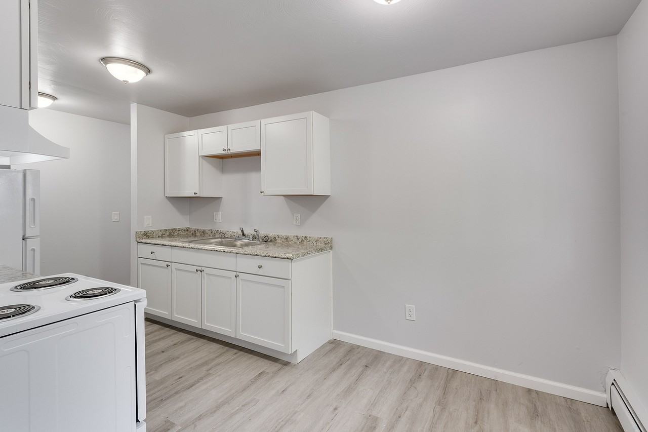 Fred & Louisa Flatz - Photo 4 of 17