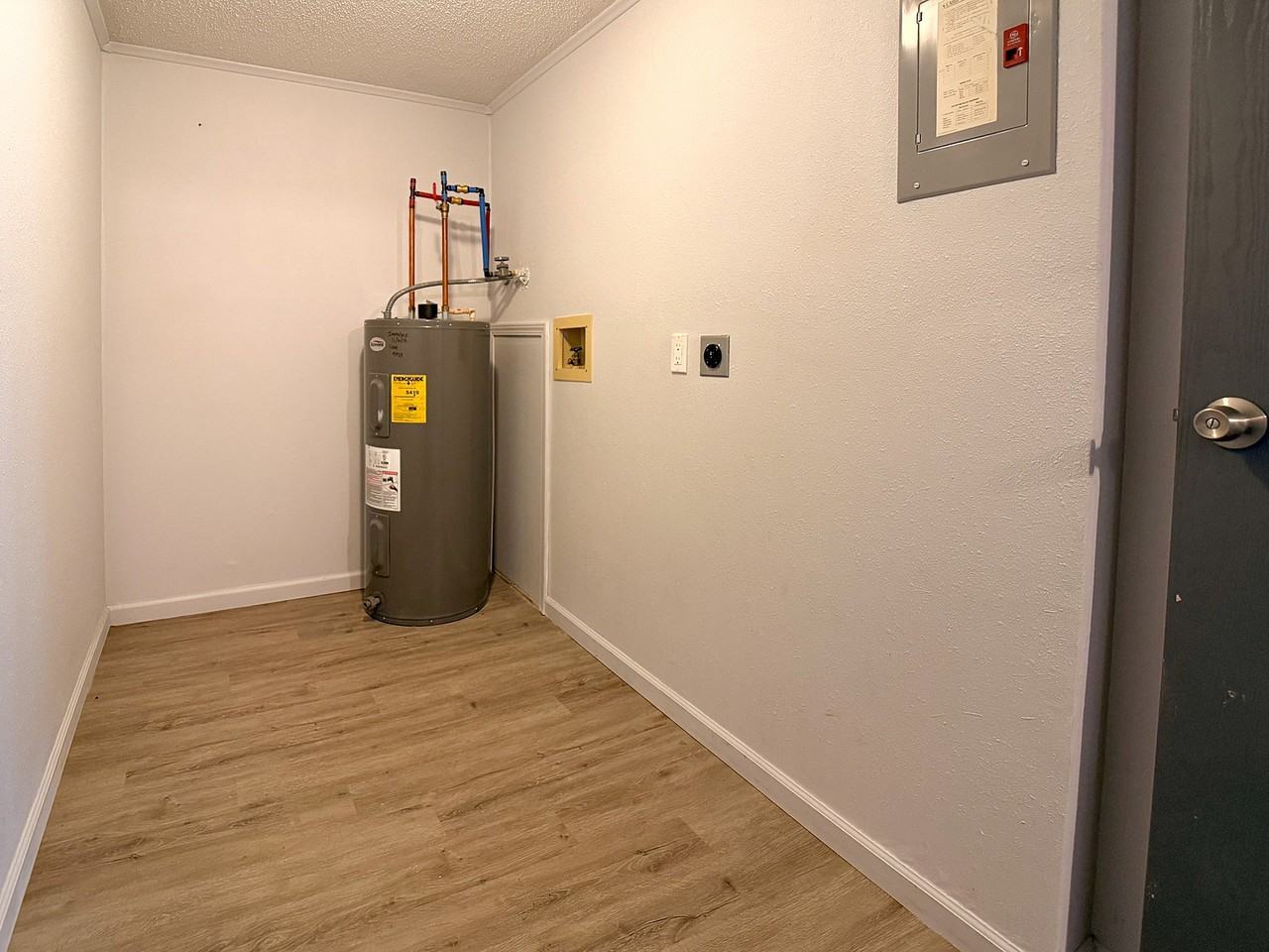 Clayborne Flatz - Photo 5 of 38