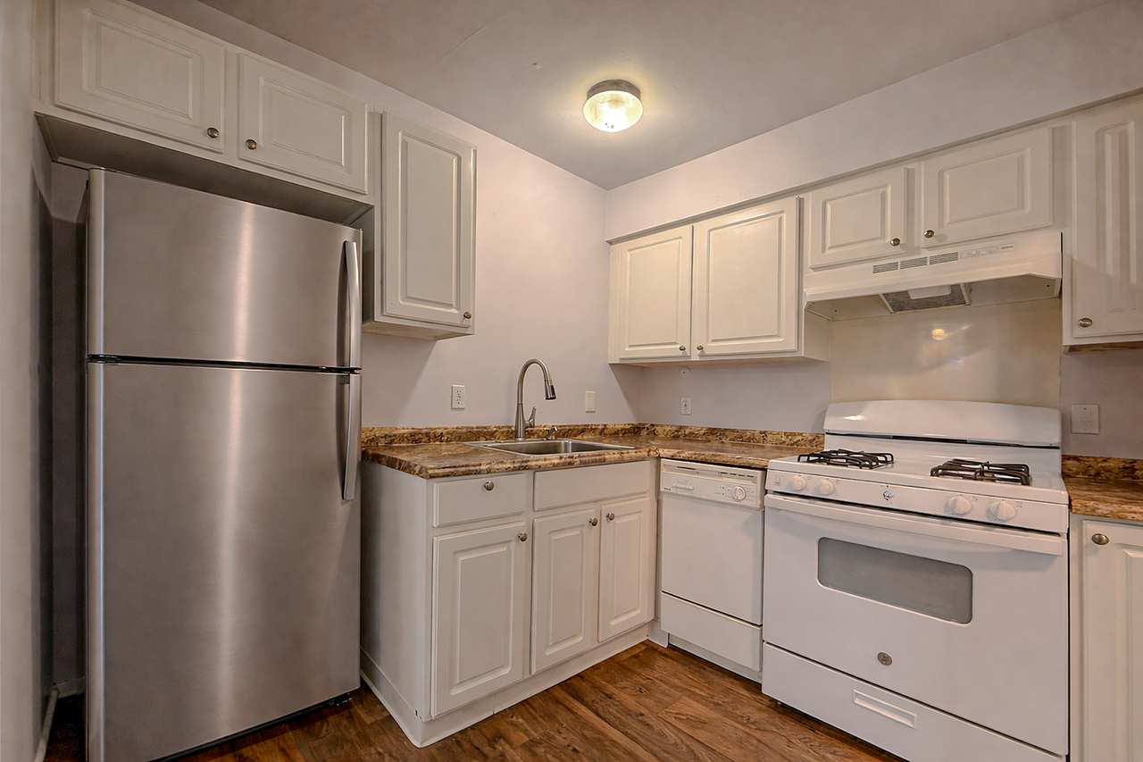 Carolina Flatz - Photo 2 of 45