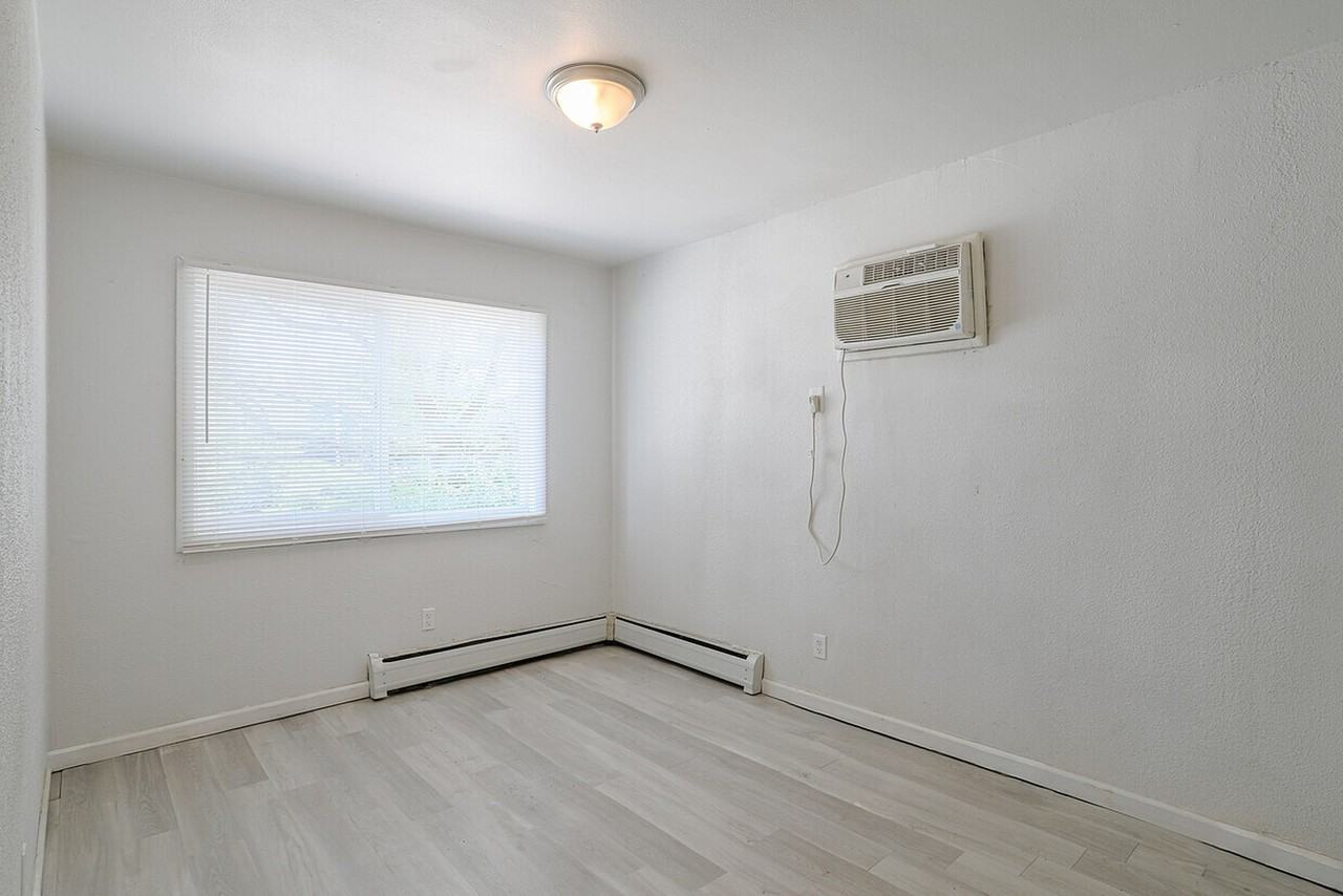 Holmes Flatz - Photo 6 of 18