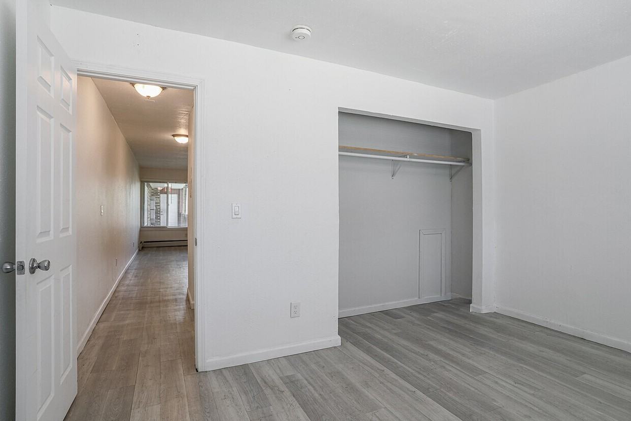 Holmes Flatz - Photo 7 of 18