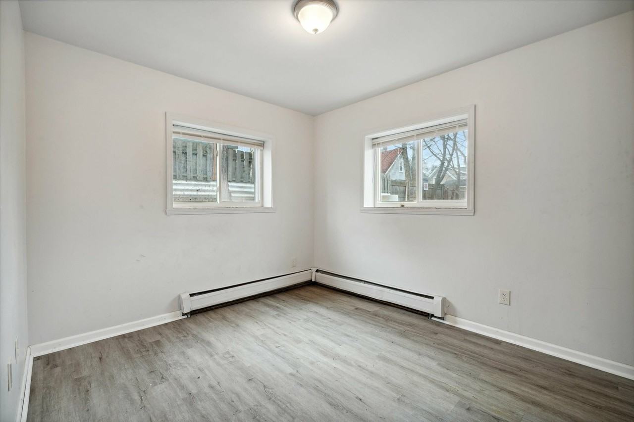 Walnut Flatz - Photo 4 of 10