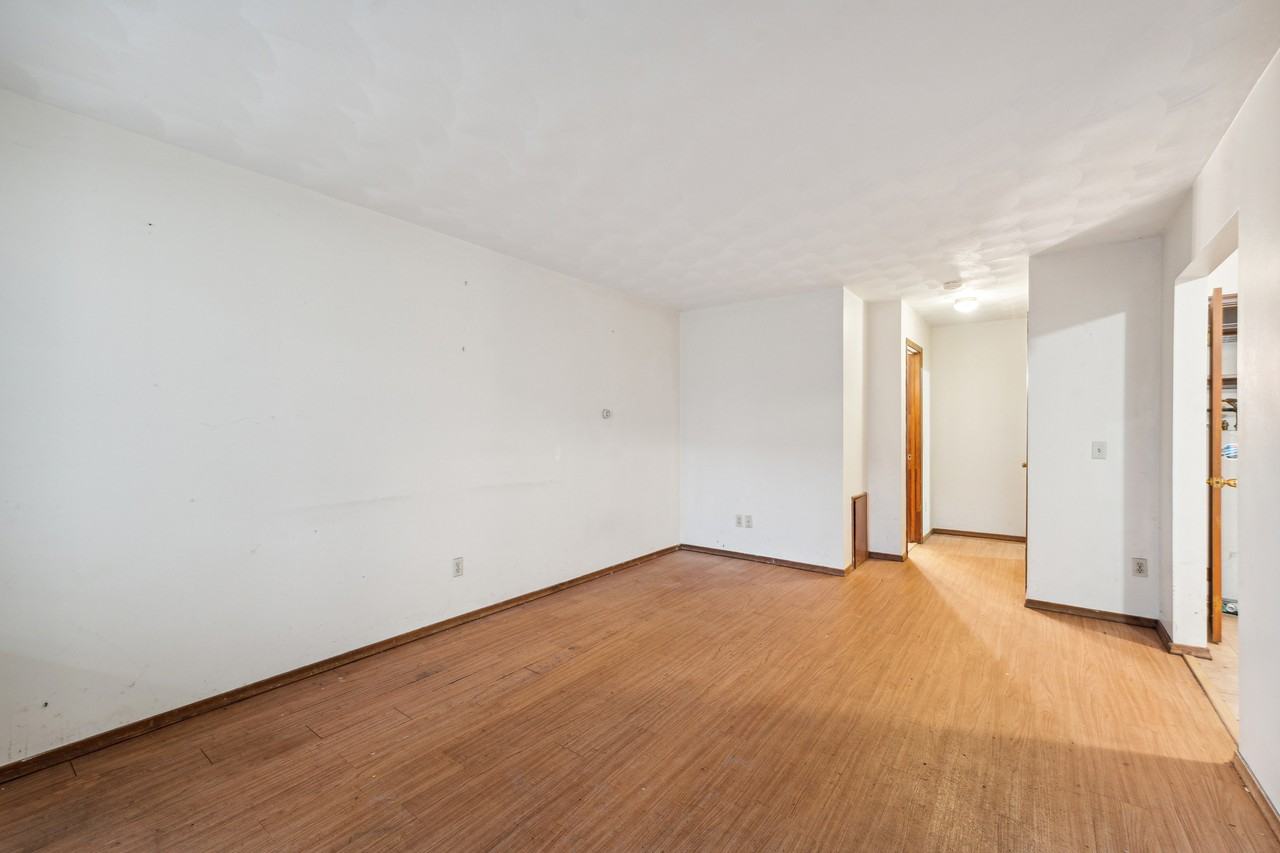 Hiland Flatz - Photo 4 of 9