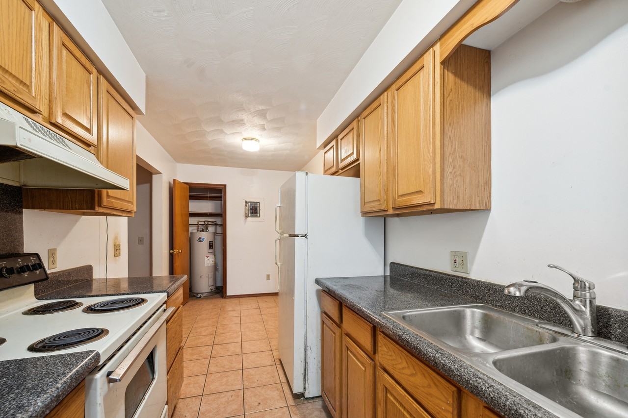 Hiland Flatz - Photo 5 of 9