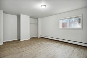 featured image of 909 E Jolly Rd