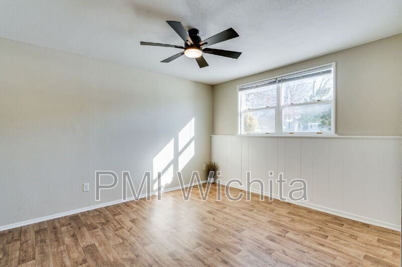 713 N Dougherty Ave - Photo 4 of 12