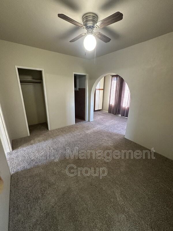 2338 Berry St #B - Photo 6 of 10