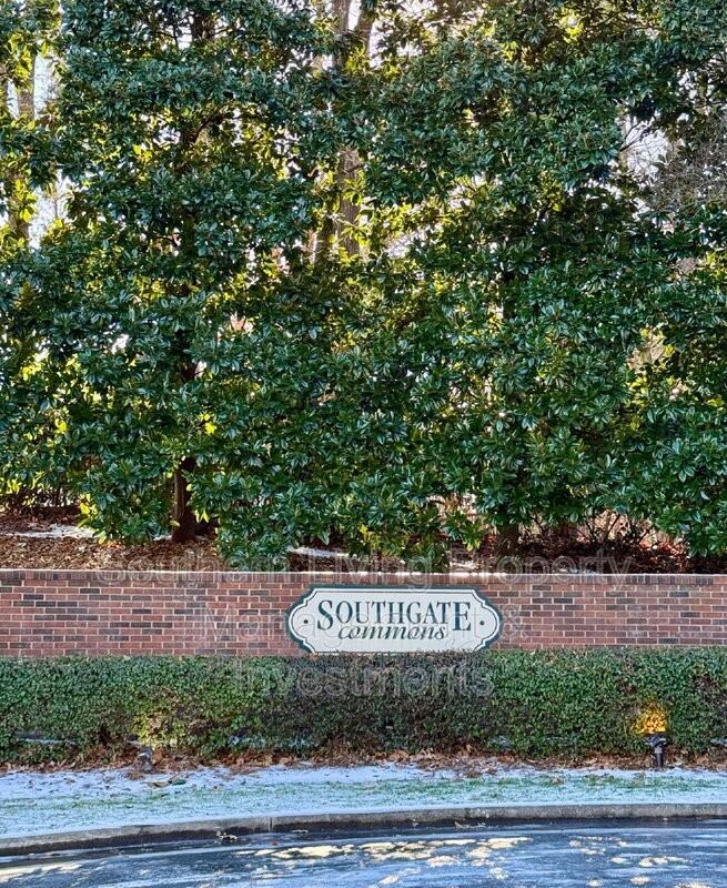 8811 Roseton Ln - Photo 3 of 31