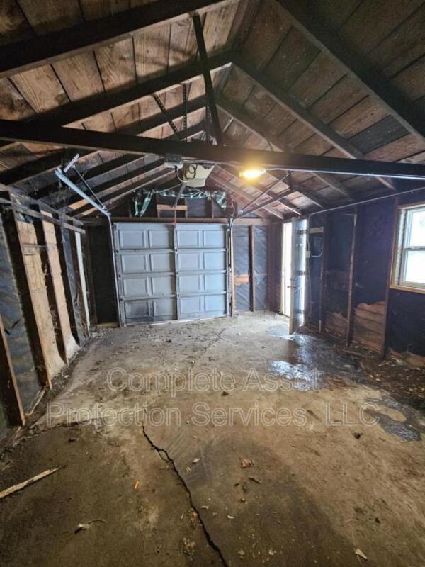 3145 Parkway North St - Photo 3 of 15