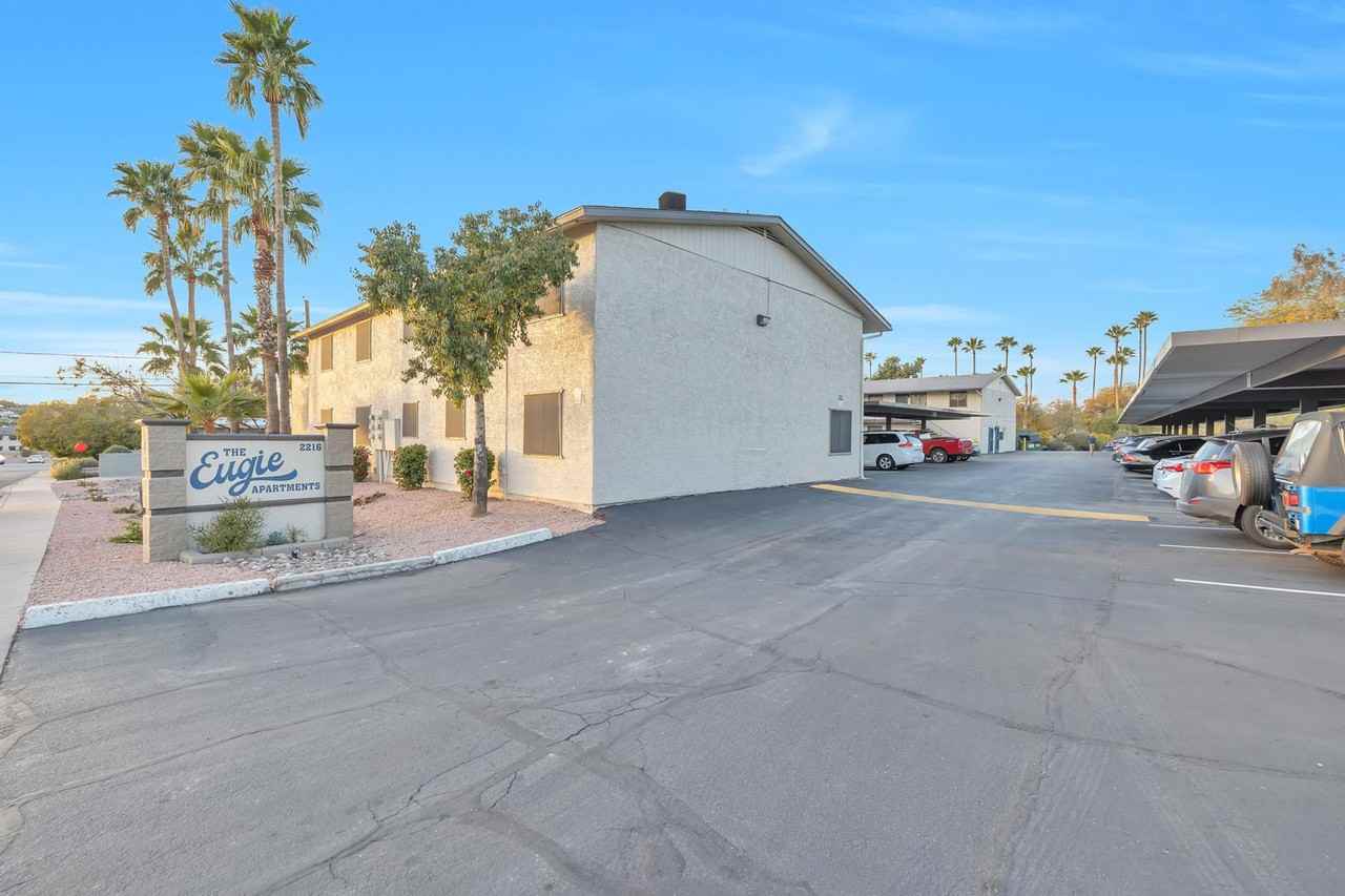 2216 E Eugie Ter #211 - Photo 3 of 18