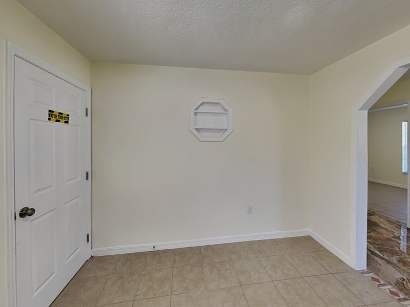 465 Oak Dr - Photo 3 of 22