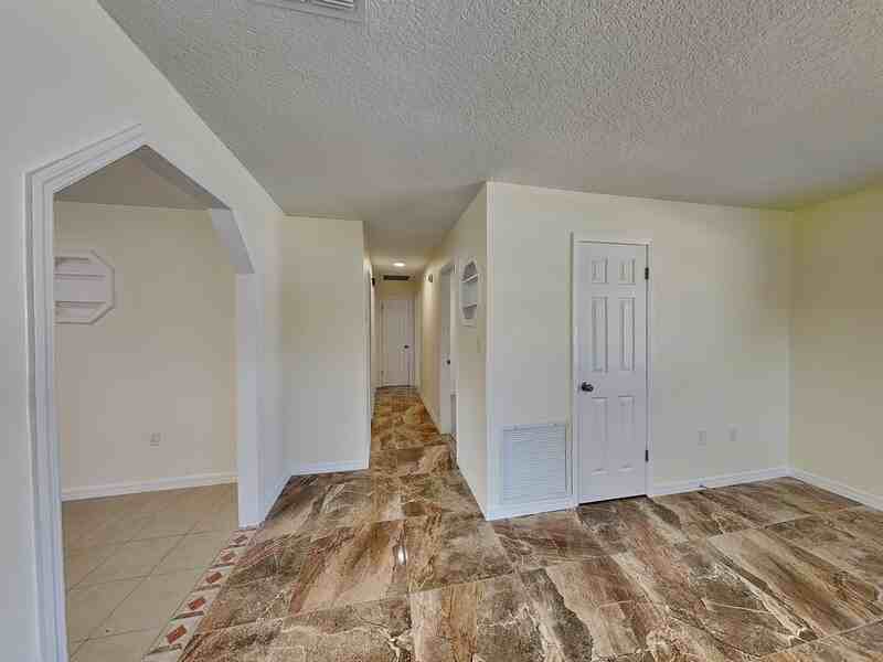 465 Oak Dr - Photo 6 of 22