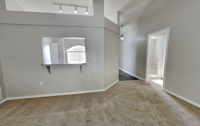 165 Kings Pond Ave - Photo 4 of 18