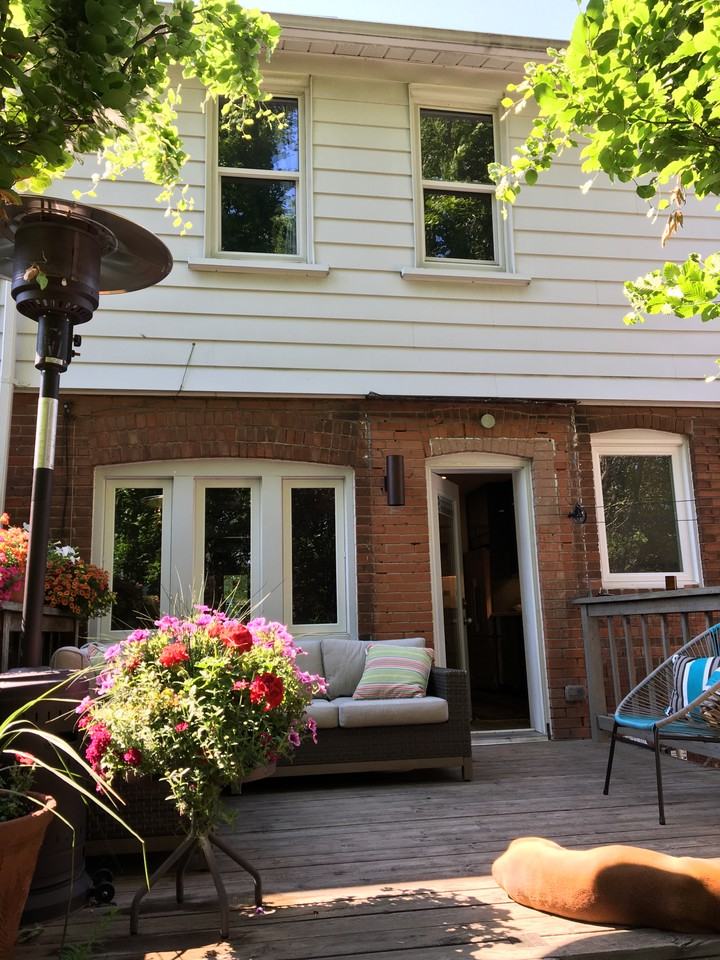 104 Queensdale Avenue - Photo 3 of 33