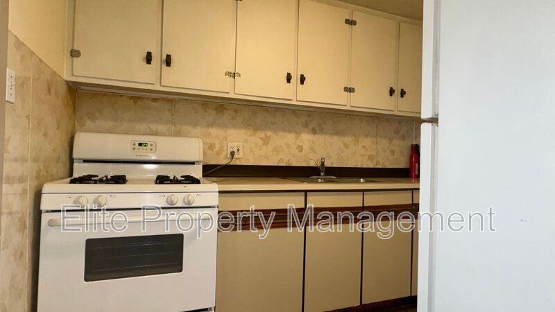 2727 Santa Fe Dr #2 - Photo 4 of 11