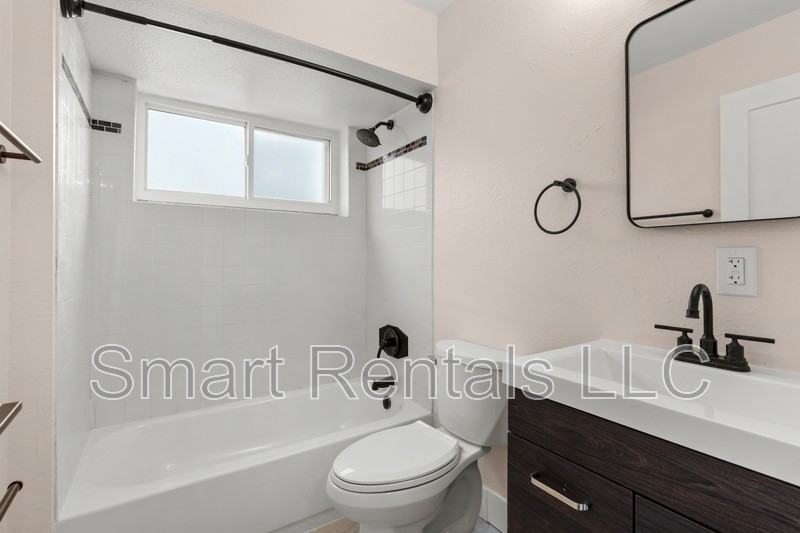3021 Pestalozzi St - Photo 3 of 20