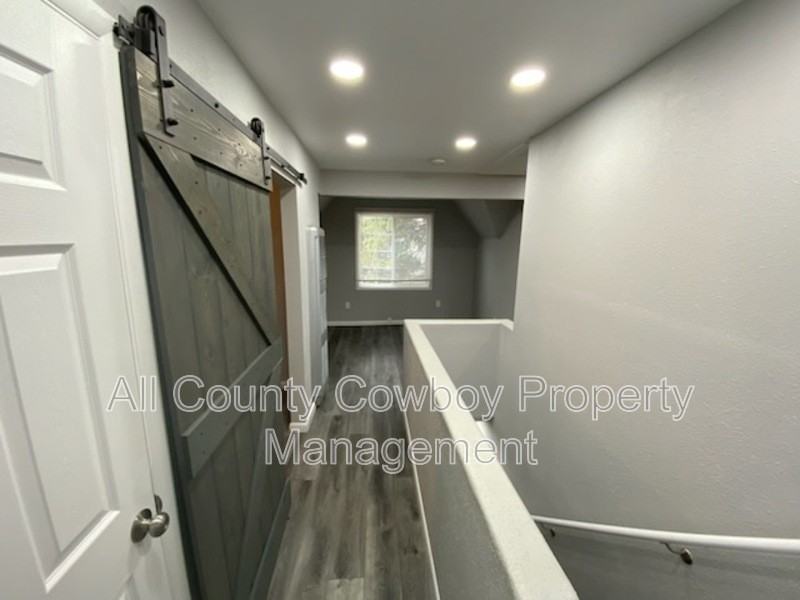 719 S 6th St #3 - Photo 2 of 8