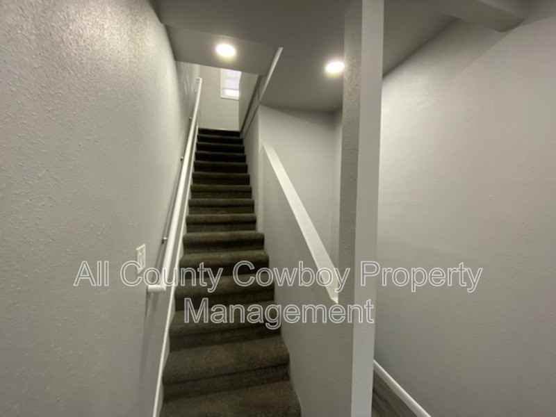 719 S 6th St #3 - Photo 4 of 8