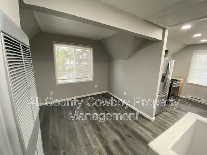 719 S 6th St #3 - Photo 5 of 8