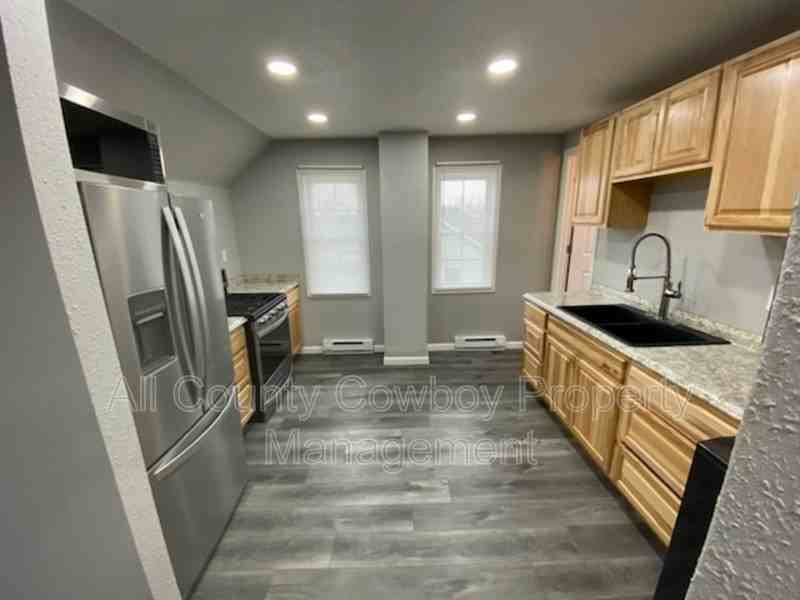 719 S 6th St #3 - Photo 6 of 8