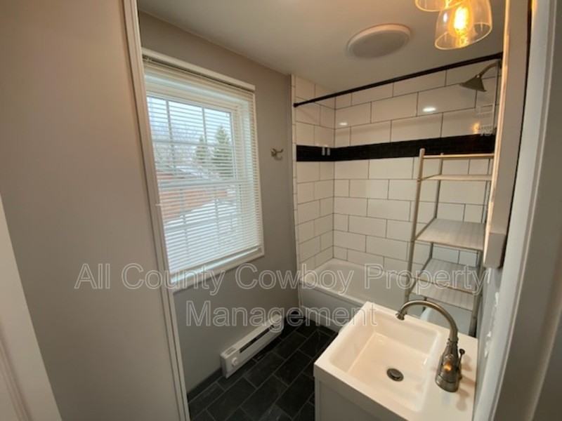 719 S 6th St #3 - Photo 7 of 8