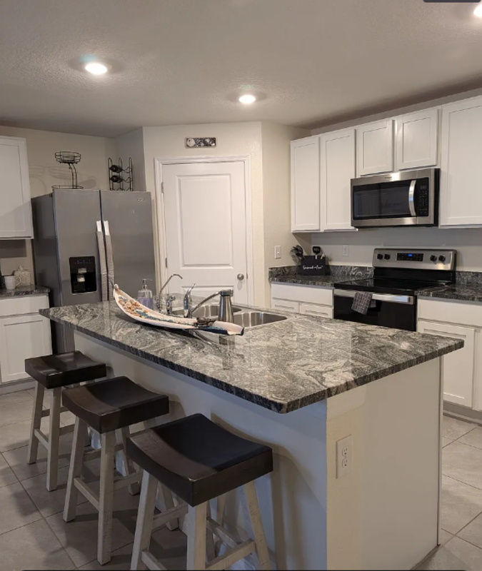 822 18th Ave Se - Photo 5 of 30