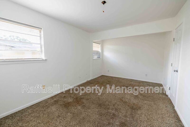 3 Sidney Dr - Photo 6 of 14