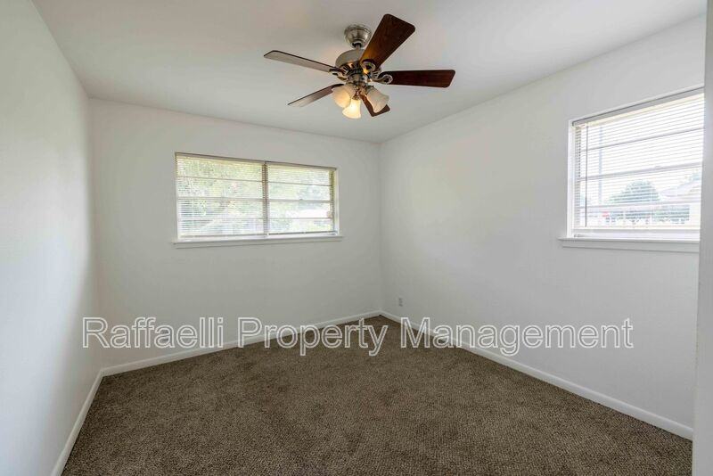 3 Sidney Dr - Photo 7 of 14