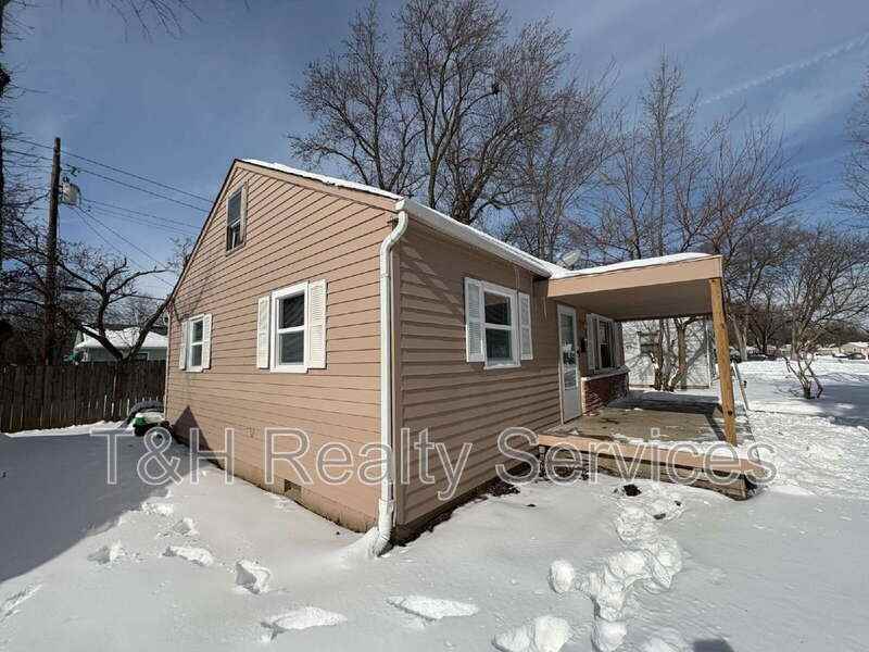 2322 N Moreland Ave - Photo 3 of 20