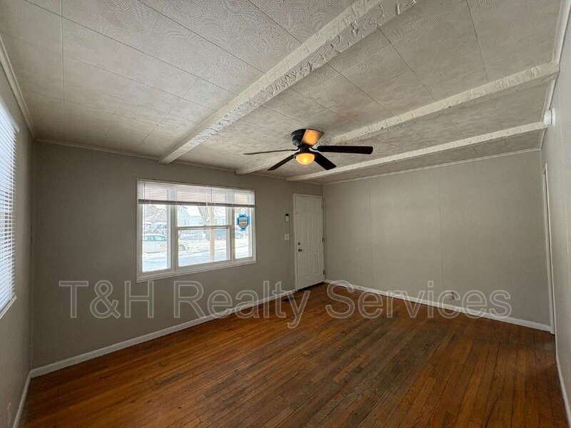 2322 N Moreland Ave - Photo 4 of 20