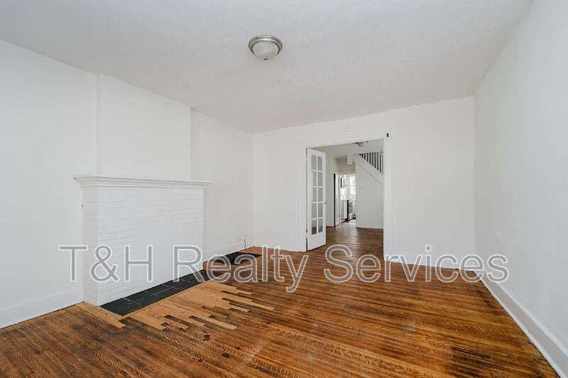 2933 Ruckle St - Photo 3 of 19